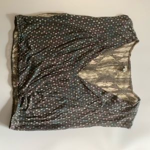 Low cut patterned blouse